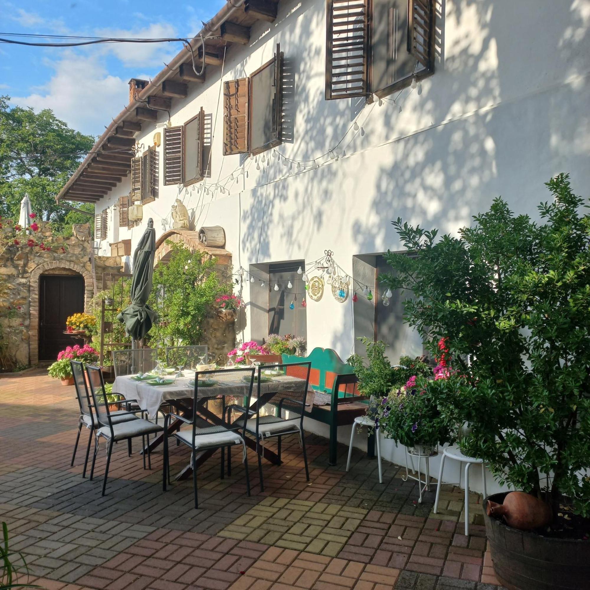La Amadeus & Monica Hotel Minis Exterior photo
